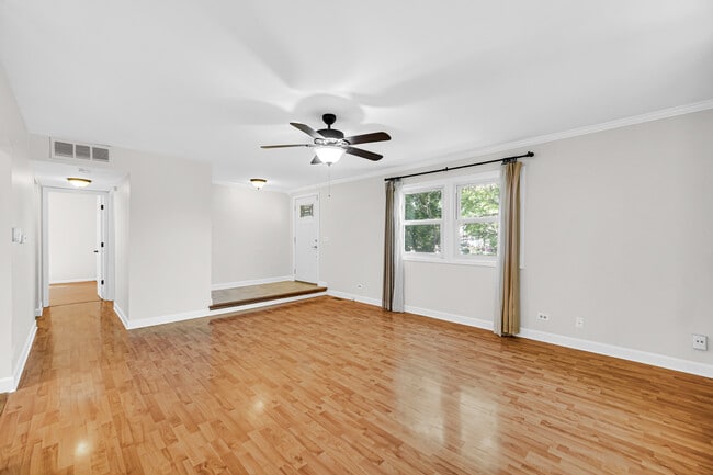 Foto del edificio - 2034 Oxford Ct