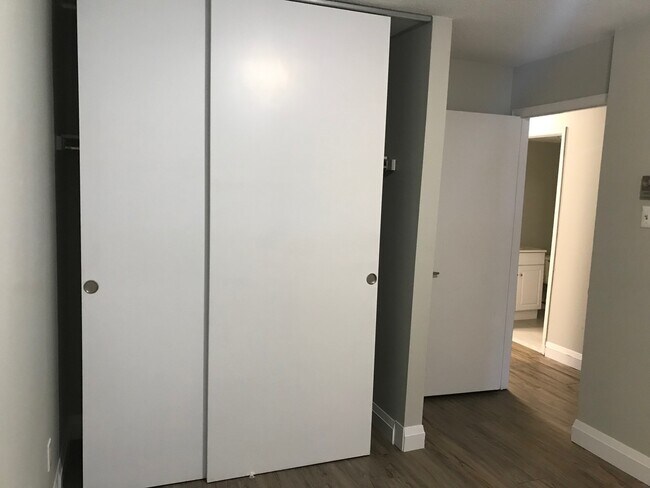 Building Photo - 104 Codrington St