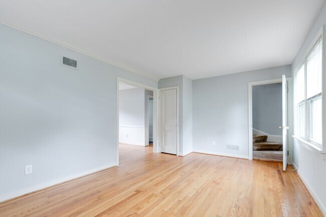 Building Photo - Charming Cape in Richmond