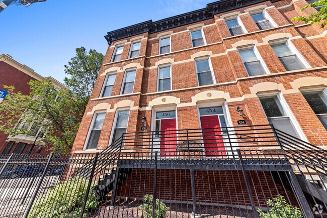 Building Photo - 456 W Armitage Ave