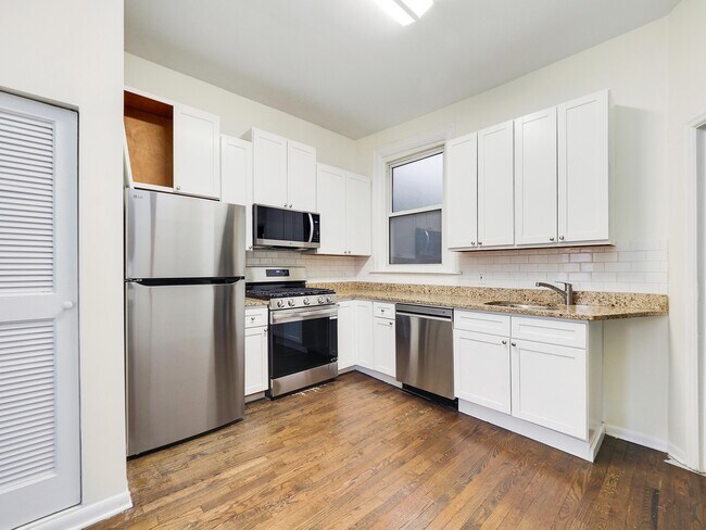 Foto del edificio - 1359 N Wells St