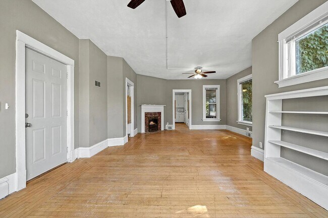 Foto del edificio - Freemont Duplex