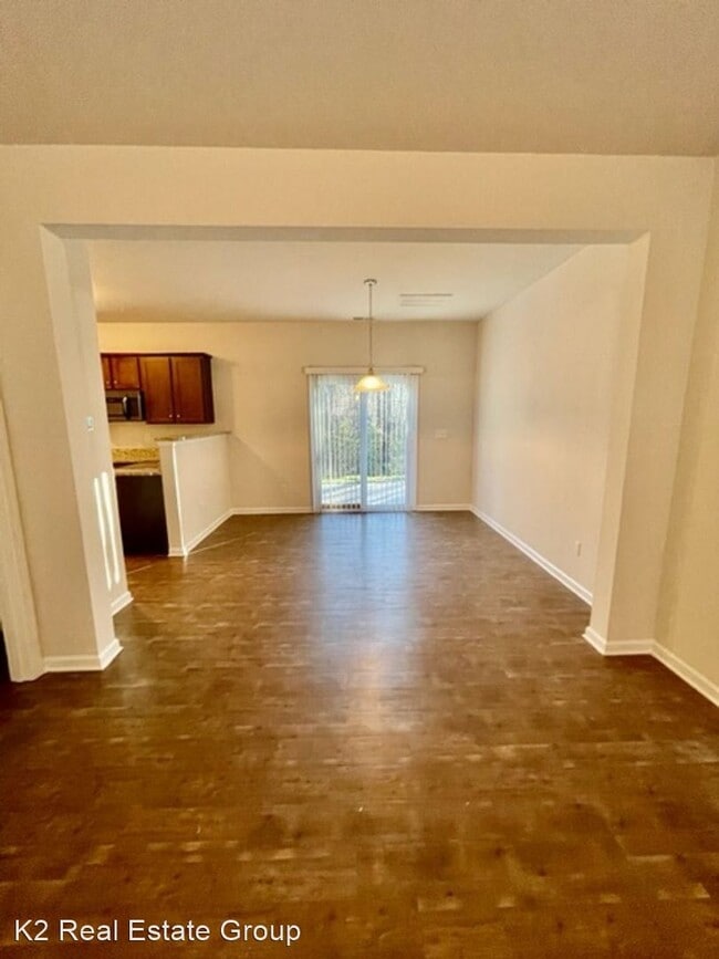 Building Photo - 3 br, 2.5 bath House - 302 Village Creek Way