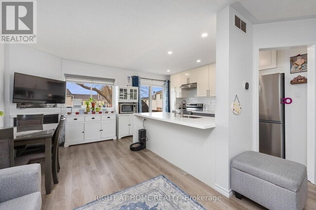 Building Photo - 47 Stewart MacLaren Rd
