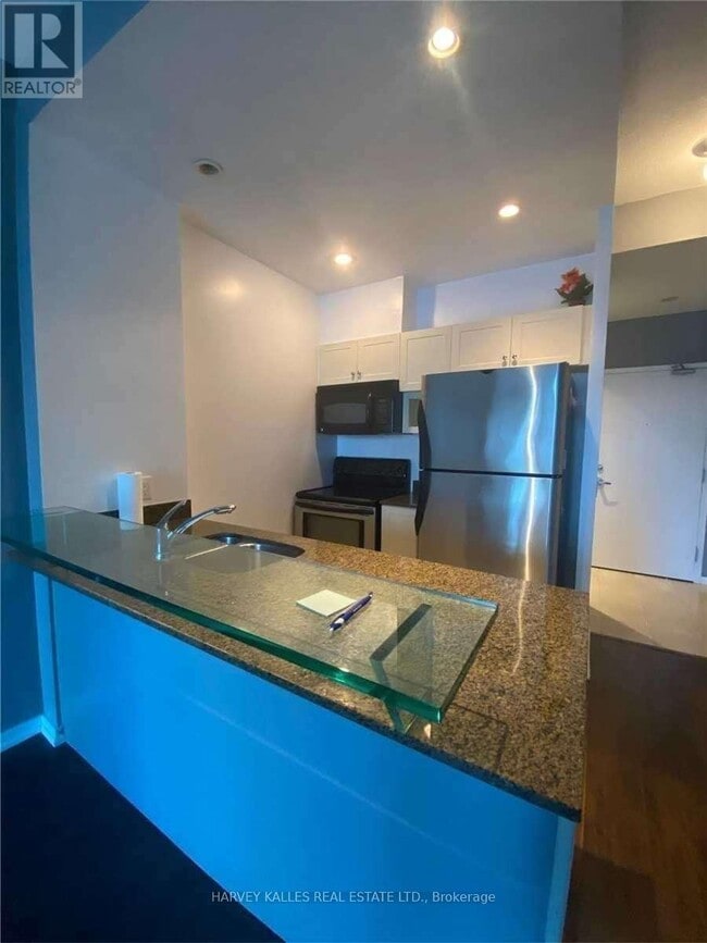 Building Photo - 8 York St