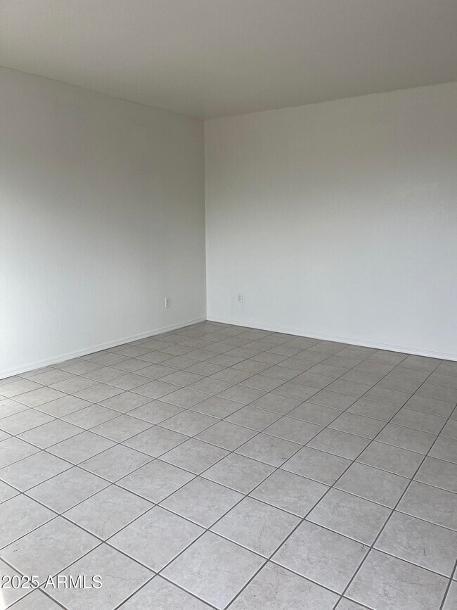 Foto del edificio - 4040 N Montgomery Cir