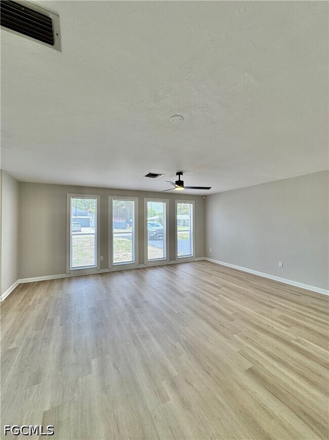 Foto del edificio - 7346 Captiva Blvd