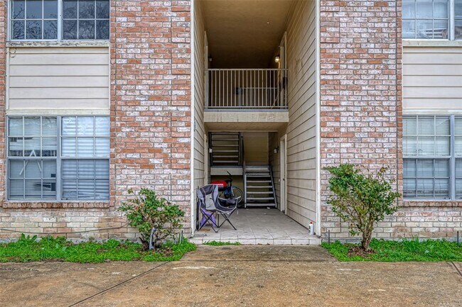 Building Photo - 10112 Emerald Gln Ln