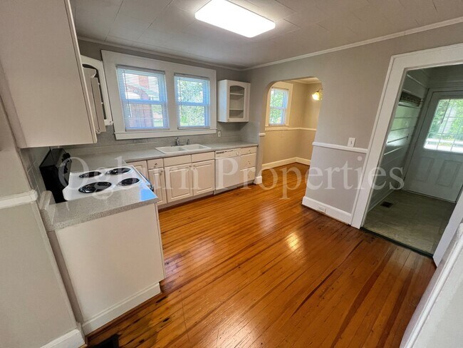 Foto del edificio - 649 Linville Rd