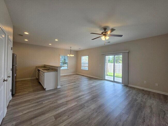 Building Photo - 2969 Old Field Rd