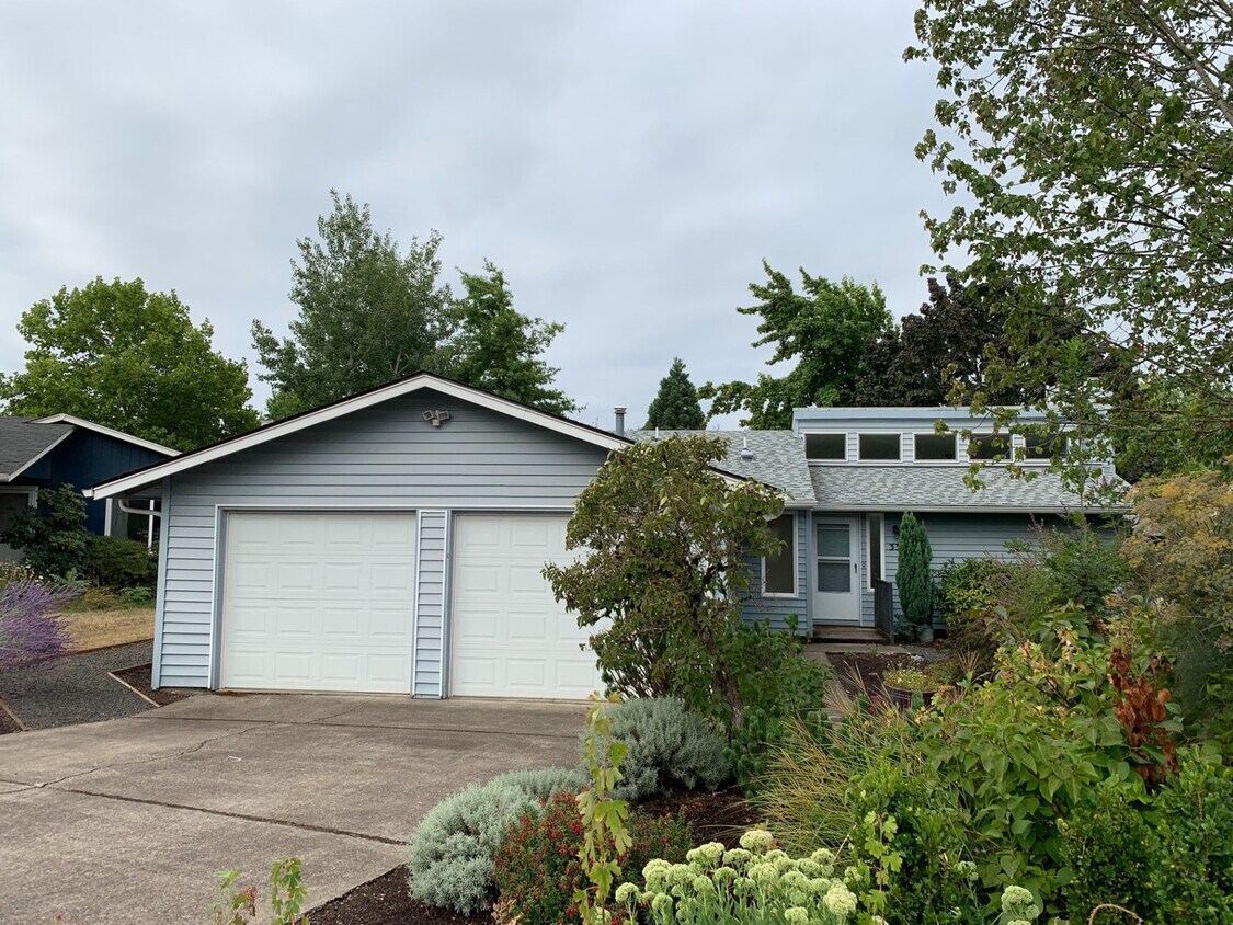 Foto principal - 2 Bedroom House ~ Philomath ~ Pet Friendly