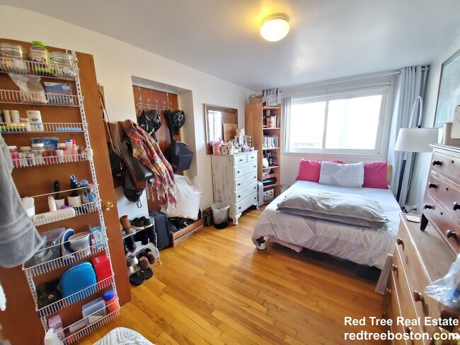 Foto del edificio - 199 Winthrop Rd