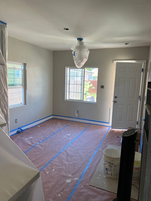 Lining room - 5471 Lemon Ave