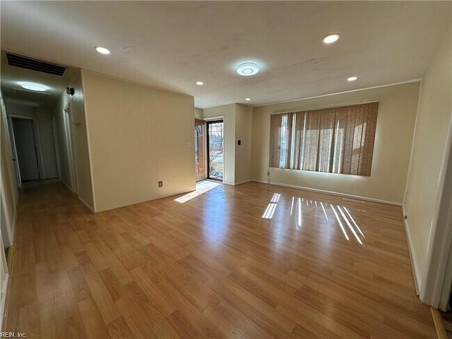 Foto del edificio - 3252 Club House Rd