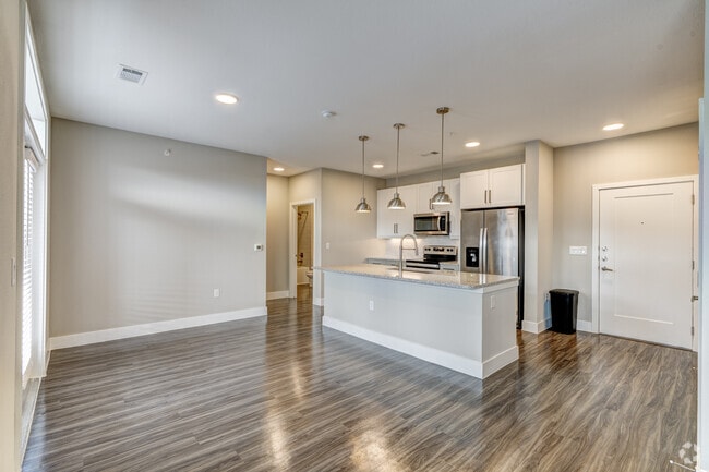 1BR, 1BA - 1,058SF - Living Room - Encore Motif