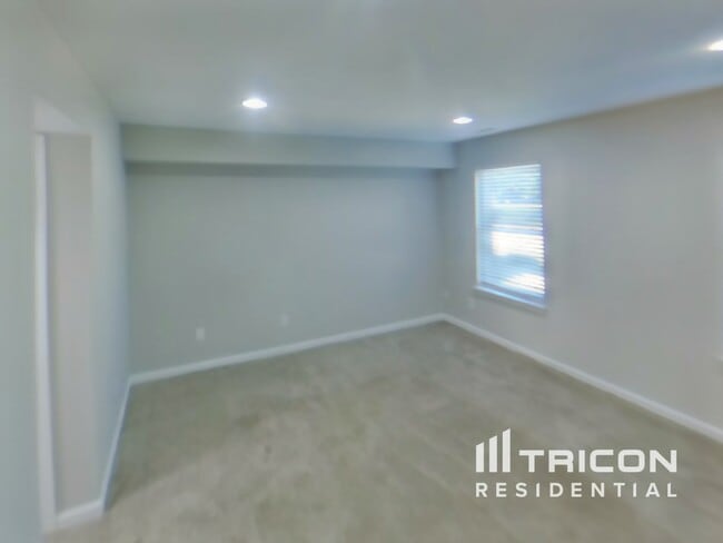 Building Photo - 1277 Collier Ln