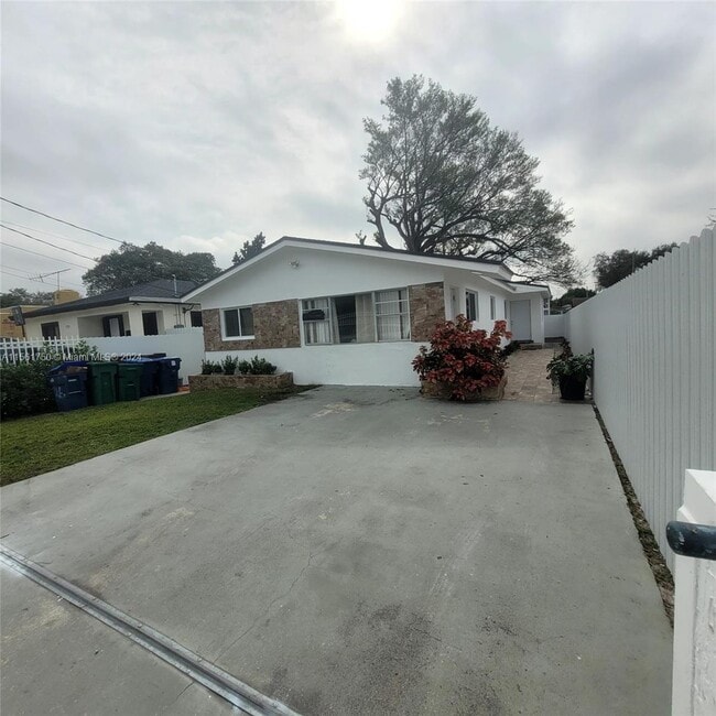 Building Photo - 2126 NW 47th Terrace