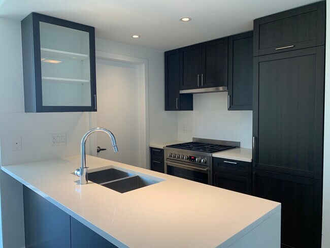 Photo du bâtiment - 2304-5515 Boundary Road