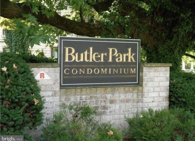 Building Photo - 62 Cavendish Dr