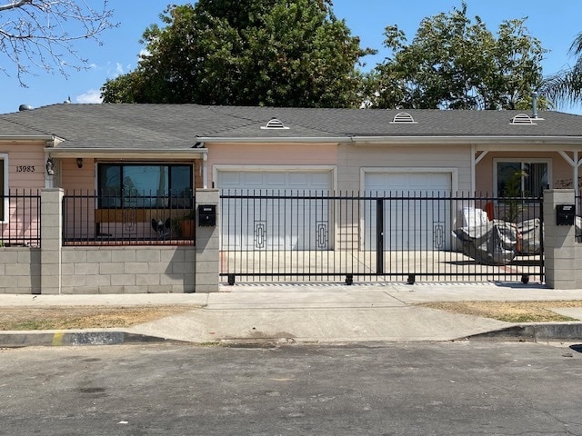 Foto del edificio - 13981 Van Nuys Blvd