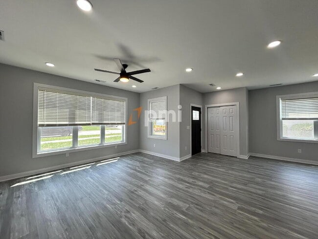 Building Photo - 5212 Torrence Ave