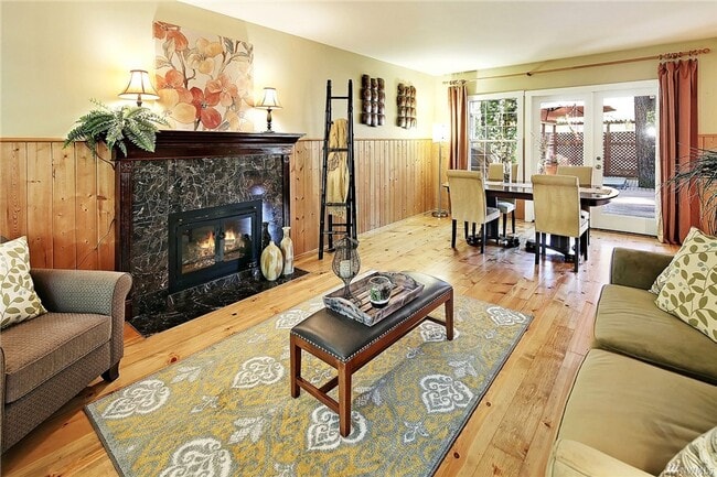 Building Photo - Bellevue 4 bd 2.5 bath house close to Micr...
