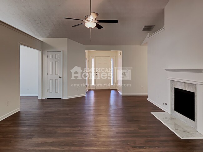 Building Photo - 3120 Victoria Park Drive