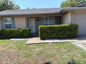 Building Photo - 3514 Summit Ln