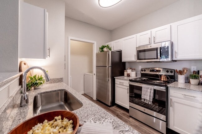 Foto del edificio - The Village on Spring Mill