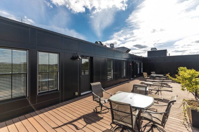 Foto del edificio - 150 Chestnut Hill Ave