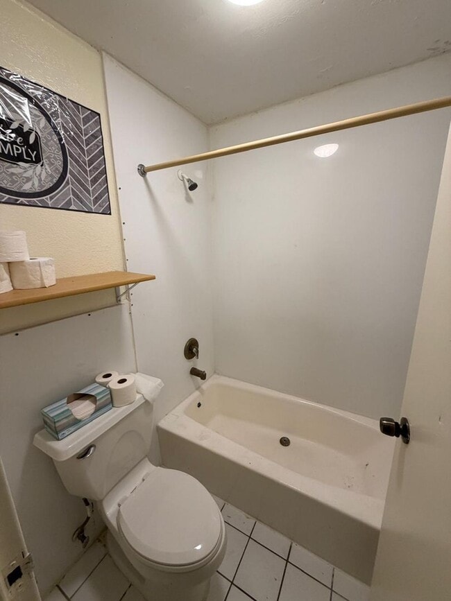 Foto del edificio - Best Deal in the Area! Newly renovated studio apartments - all utilities included!