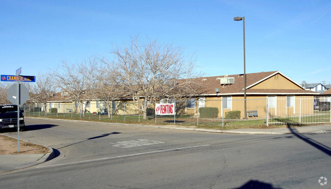 Building Photo - Candlewick Apartments