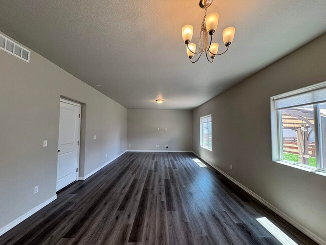 Foto del edificio - Newer 3 bedroom in Meadowbrook Crossing