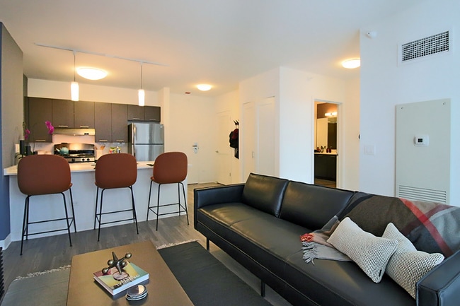 Photo - 621 N Wells St Apartment