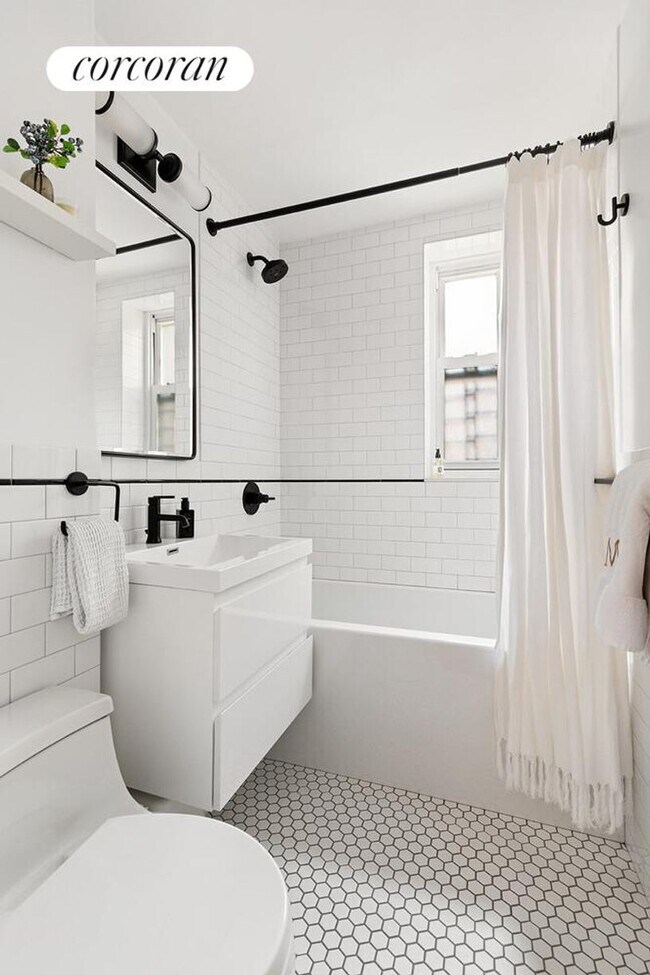 Foto del edificio - 245 E 72nd St