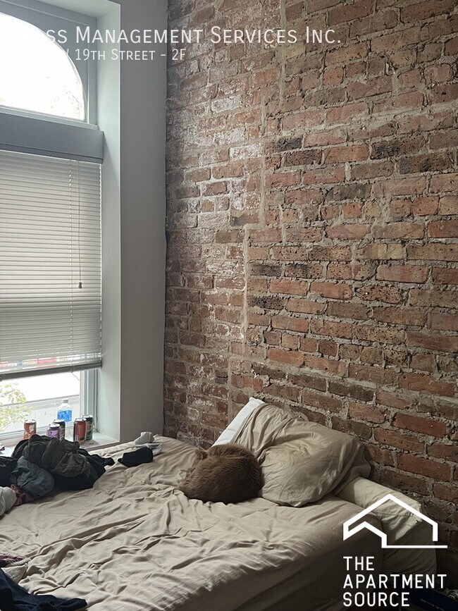 Foto del edificio - 1539 W 19th St