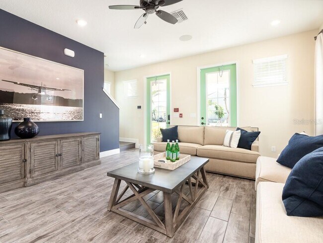 Building Photo - 8001 Sand Bar Dr