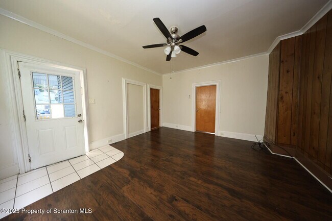 Building Photo - 306 S Hyde Park Ave