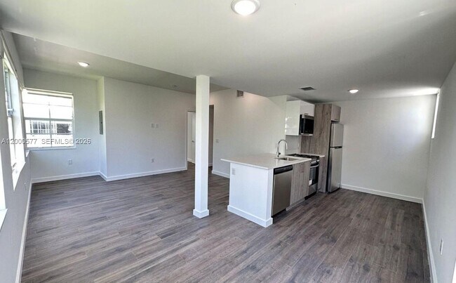 Foto del edificio - 1570 Euclid Ave