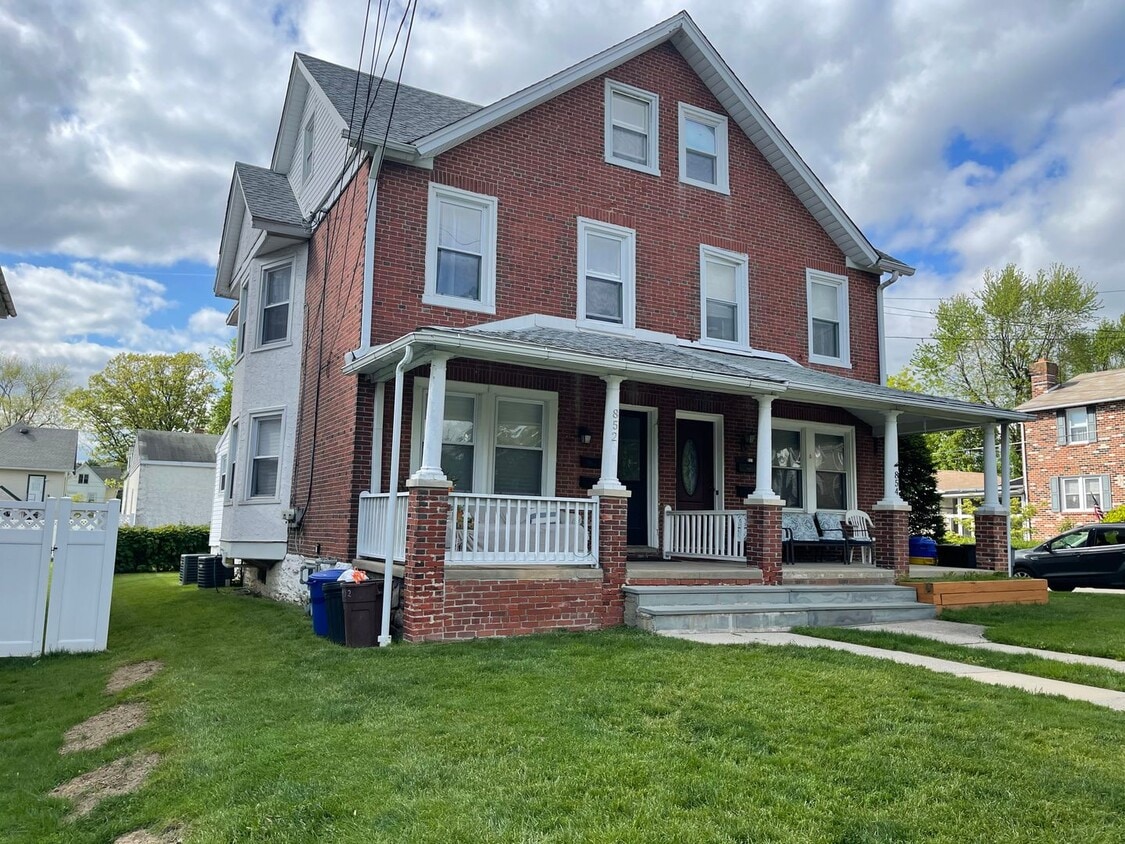852 Martin Ave Unit A, Bryn Mawr, PA 19010 Room for Rent in Bryn Mawr