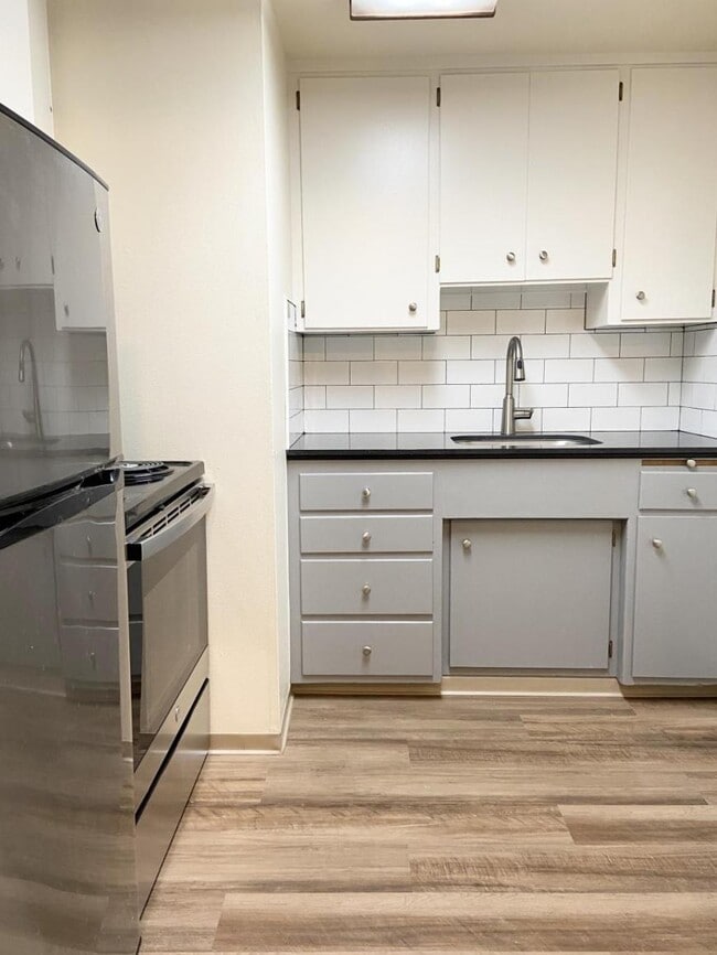 Building Photo - 1 bedroom in Seattle WA 98103