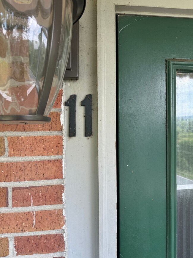 Foto del edificio - One bedroom Southwick Ma U-11