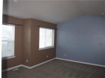 Foto del edificio - Beautiful 4 bedroom home Puyallup in Sunrise