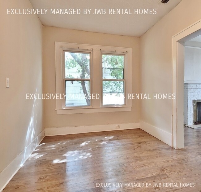 Building Photo - 849 Lynton St