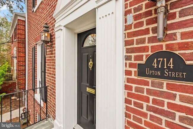 Foto del edificio - 4714 Upton St NW