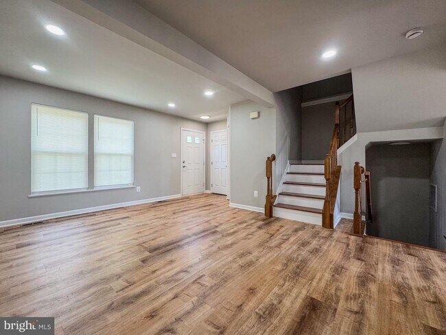 Foto del edificio - 6337 Littlefield Ct