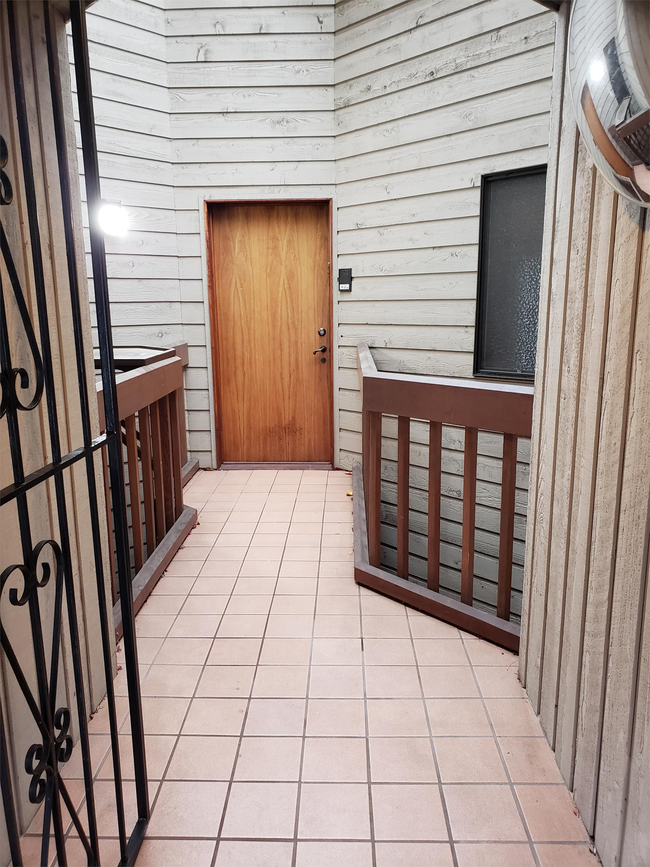 Foto del edificio - 317 N State St