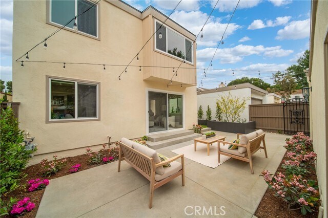 Foto del edificio - 15 Willow Tree Ln