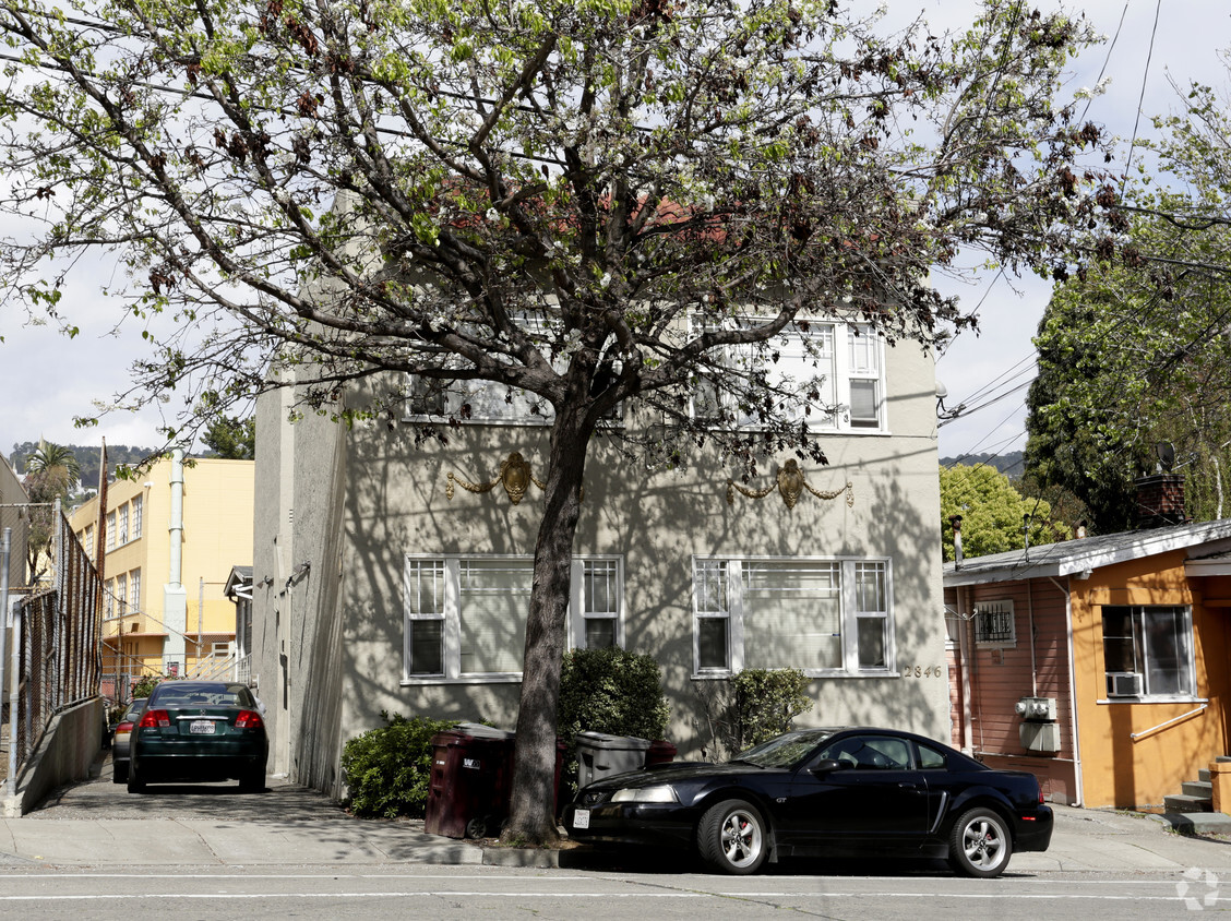 Building Photo - 2846 Macarthur Blvd