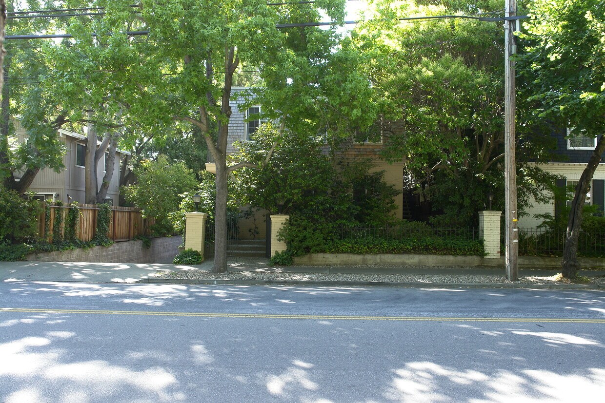 417 Oak Grove Ave, Menlo Park, CA 94025 Apartments in Menlo Park, CA